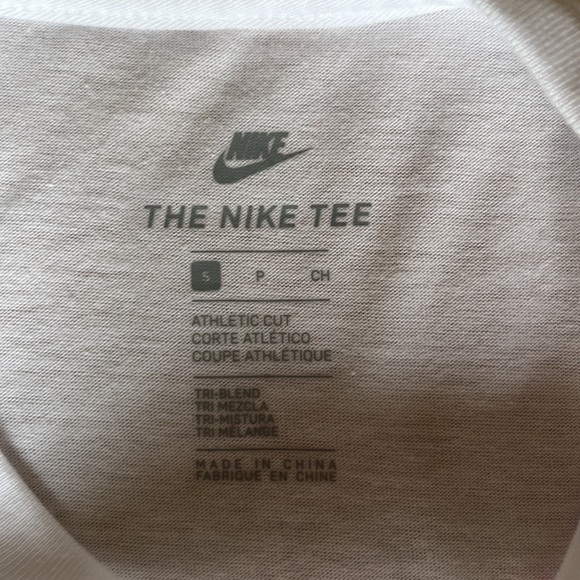 Nike Girls T Shirt NWT Sm - Picture 2 of 3